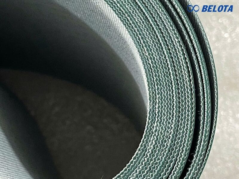 Băng chuyền PU (Polyurethane) được thiết kế với cấu trúc nhiều lớp, đảm bảo độ bền cao, độ dẻo tốt