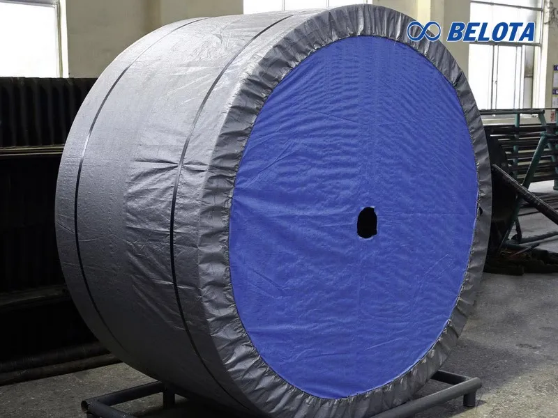 Băng tải cao su bố vải được thiết kế bởi nhiều lớp vật liệu để tạo nên độ chắc chắn