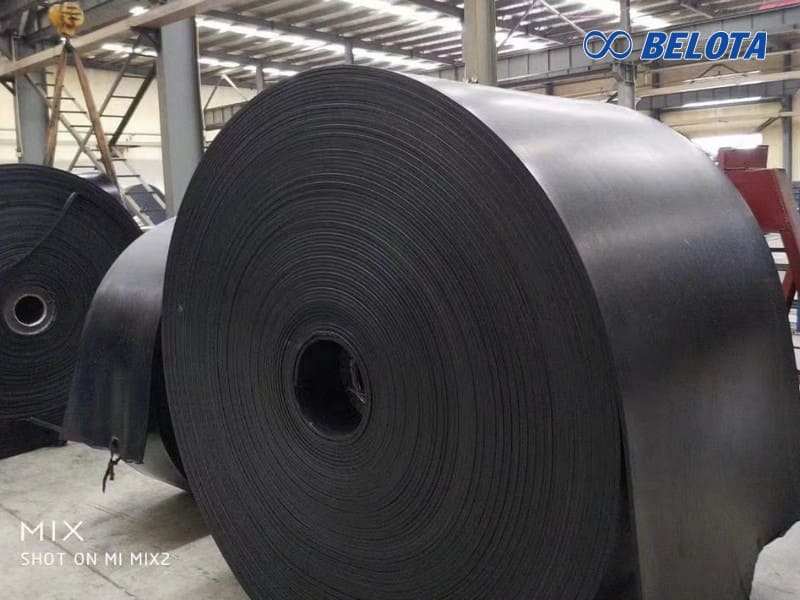 Băng tải cao su chịu nhiệt được sản xuất từ các hợp chất cao su đặc biệt có khả năng chống oxy hóa, chống mài mòn