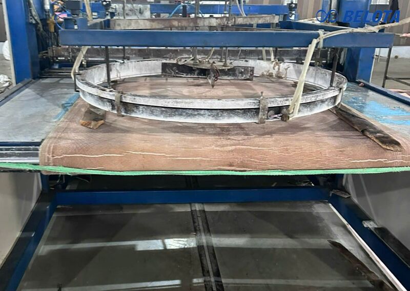 Băng tải chịu cắt 5mm x B1.300 x cv3.280 (đã cũ do khách sử dụng lâu)