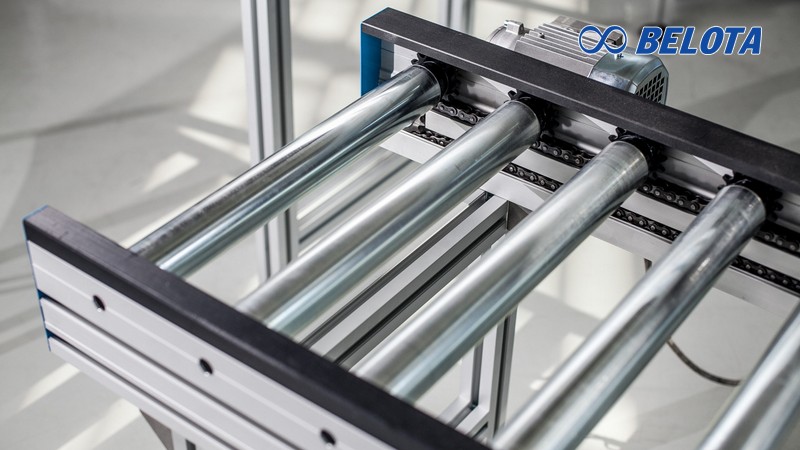 băng tải con lăn xích