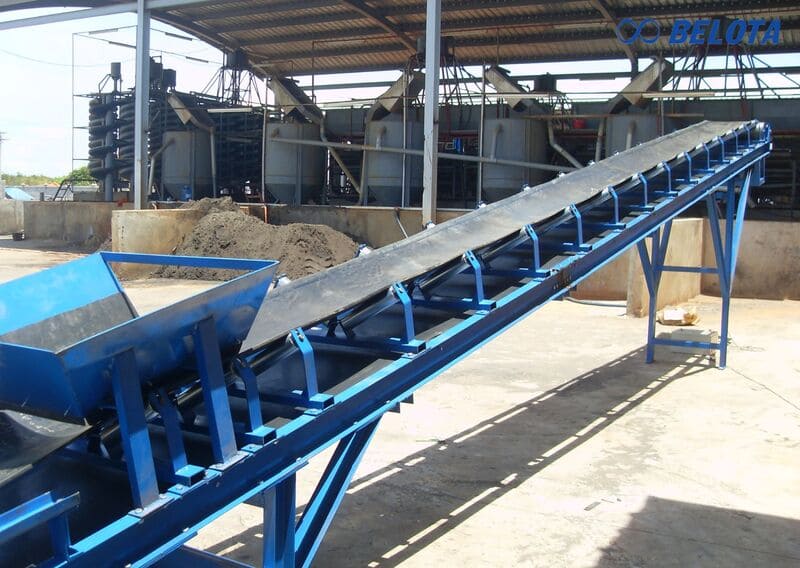 Băng tải lòng máng nghiêng