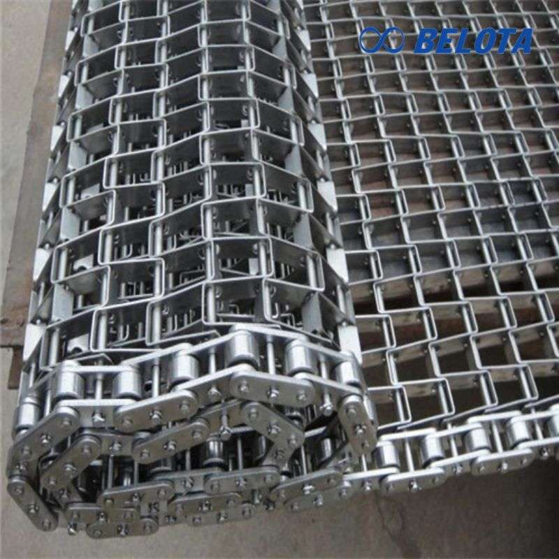 Băng tải lưới inox chữ U chạy ổn định, ít rung lắc giúp sản phẩm di chuyển đều