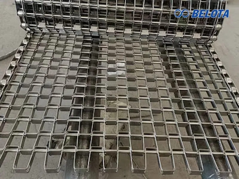 Băng tải lưới inox không bám bẩn đảm bảo tiêu chuẩn vệ sinh trong ngành chế biến thực phẩm