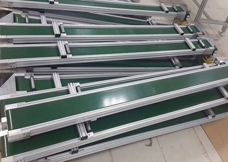 Băng tải mini nghiêng