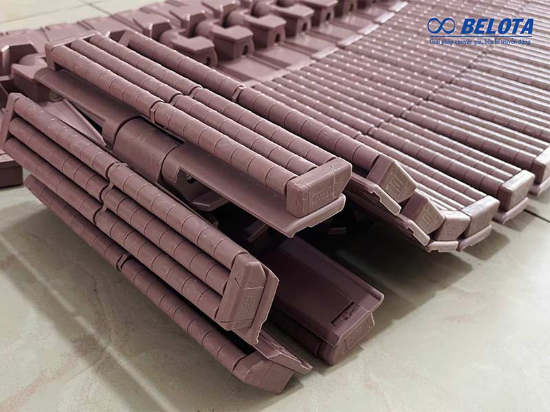 Băng tải nhựa Ammeraal Beltech sản xuất từ nhựa POM có độ bền cao