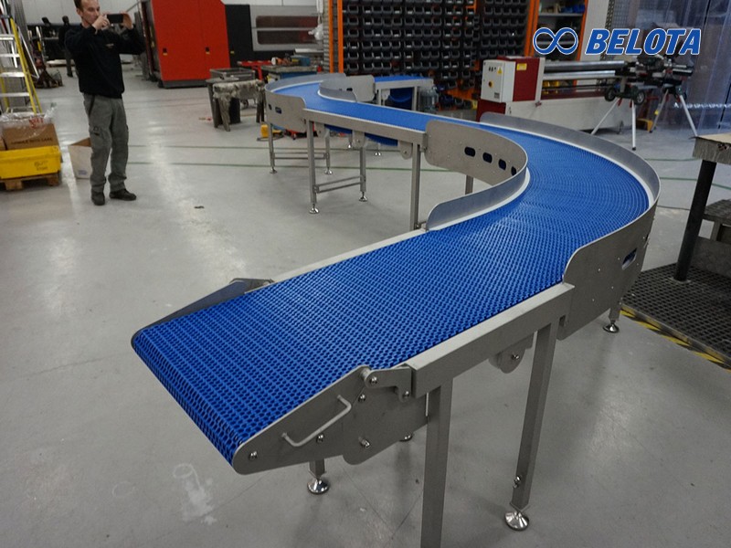 Băng Tải Nhựa Chạy Cong