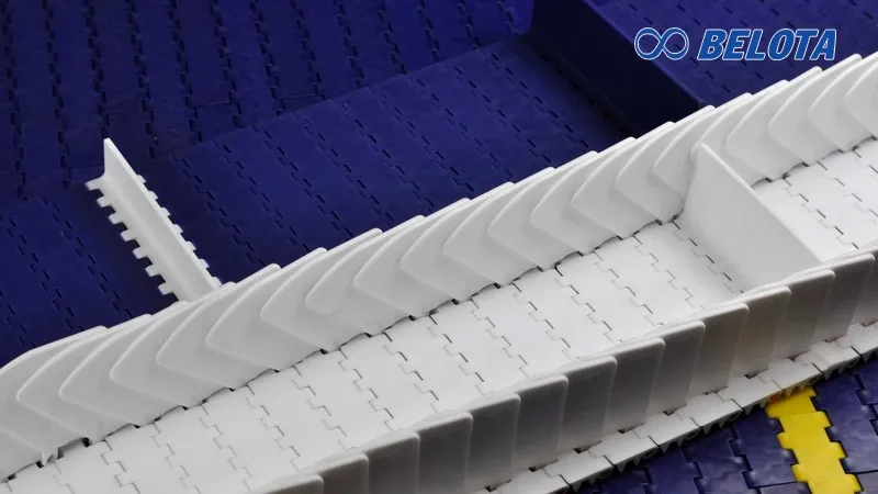 Băng tải nhựa chống trượt (caro/gân/nhám) có bề mặt tăng ma sát, giữ sản phẩm không trượt