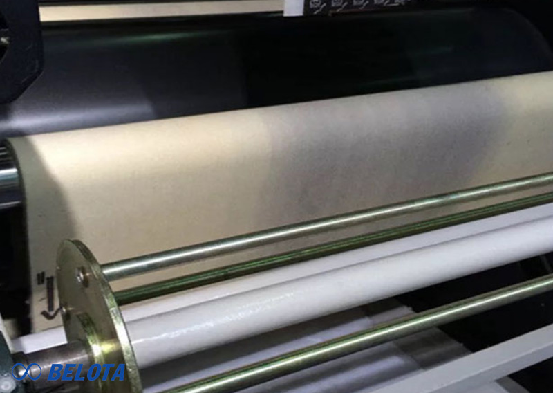 Băng tải nỉ Nomex được sử dụng rộng rãi trong nhiều ngành công nghiệp, đặc biệt là lĩnh vực dệt may và in ấn