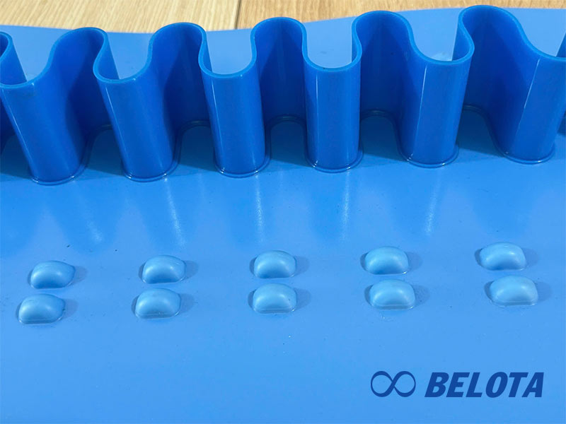Băng tải PU được gia công bèo chắn biên