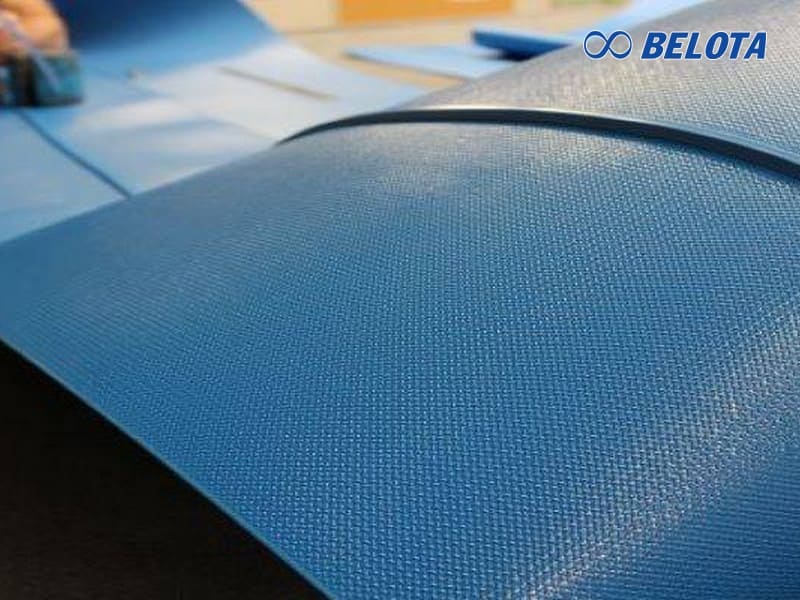 Băng tải PU gân V dẫn hướng