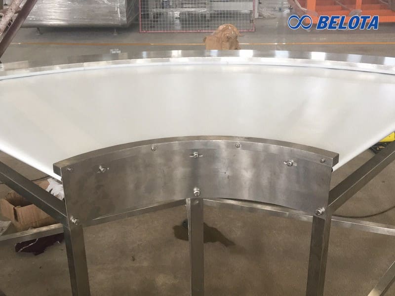 Băng tải PU màu trắng đáp ứng các tiêu chuẩn an toàn quốc tế