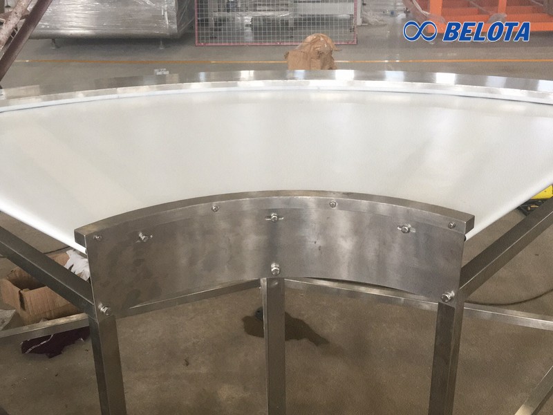 Băng tải PU màu trắng đáp ứng các tiêu chuẩn an toàn quốc tế