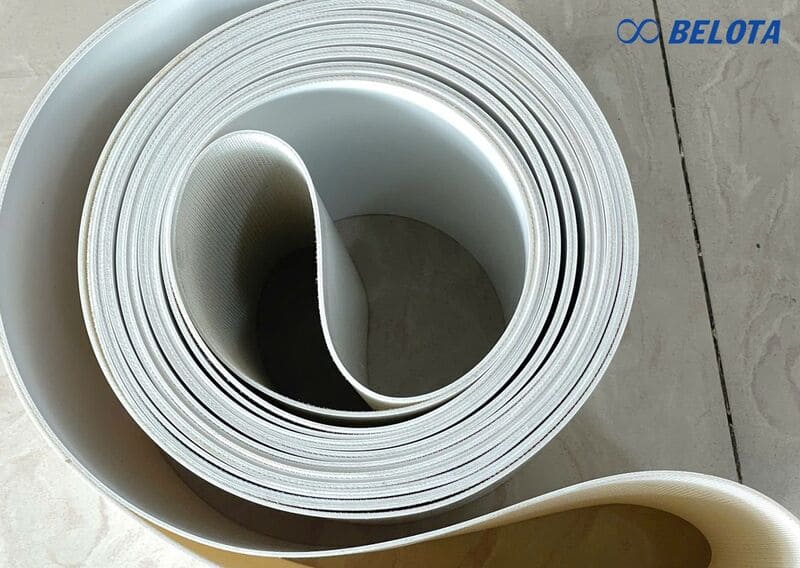 Băng tải PU trắng phù hợp vận chuyển thực phẩm tươi sống (ít nước), bánh kẹo