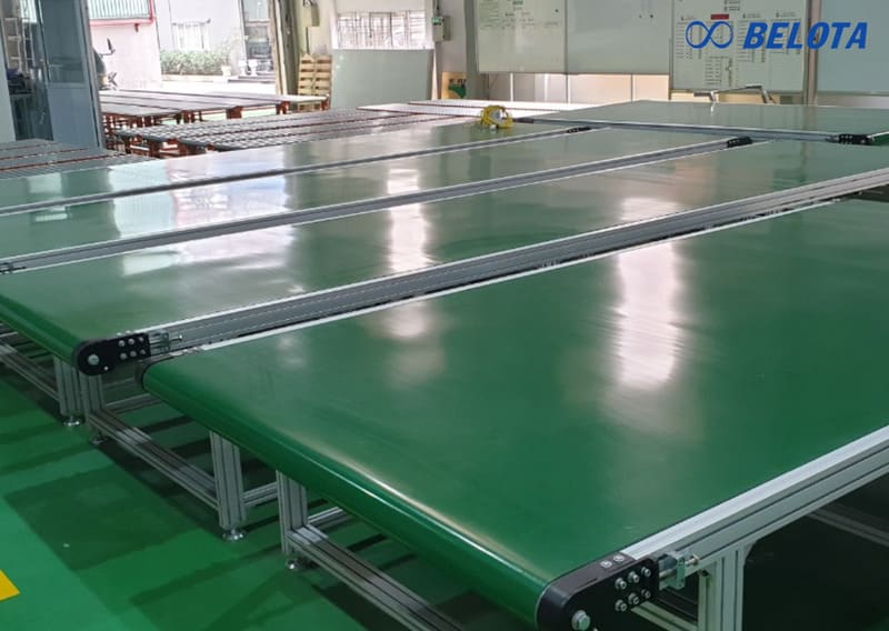 Băng tải PVC chịu nhiệt là loại băng tải chuyên dụng, làm từ nhựa PVC gia cường phụ gia kháng nhiệt kết hợp lõi bố vải Polyester chịu lực