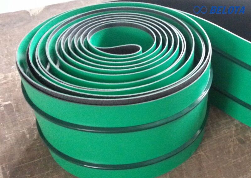 Băng tải PVC gân dọc là dạng băng tải PVC mặt trơn tiêu chuẩn, được gia công dán thêm các gân