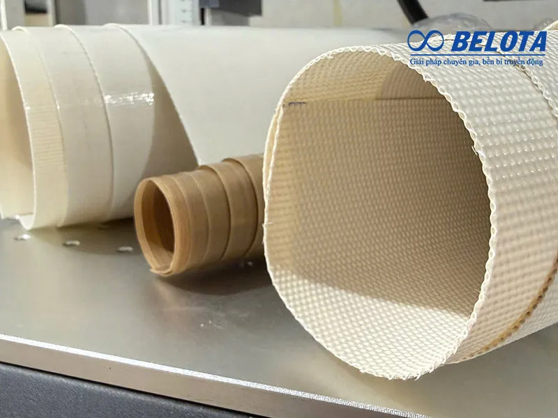 Băng tải Teflon có bề mặt kín không lỗ giúp chống dính tuyệt đối