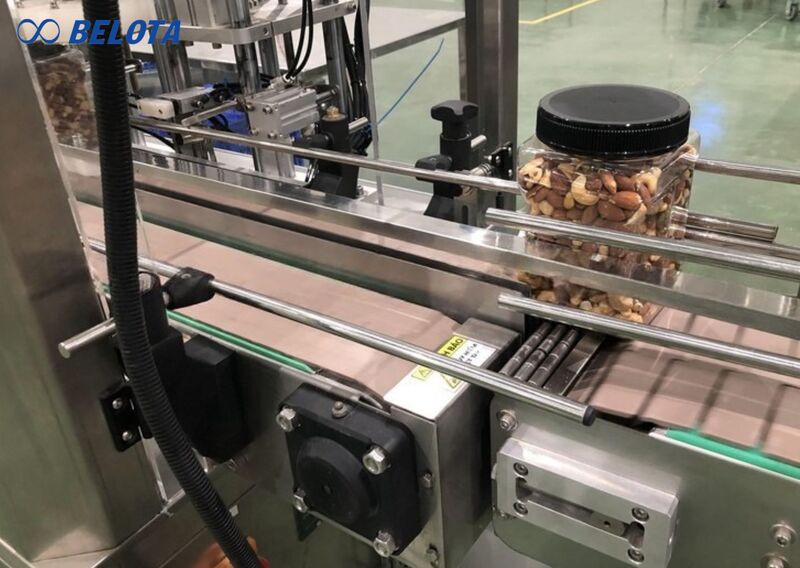 Băng tải xích nhựa được thiết kế từ các mắt xích nhựa liên kết với nhau