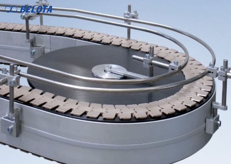 Băng tải xích nhựa tải chai phù hợp cho các dây chuyền yêu cầu cao về vệ sinh