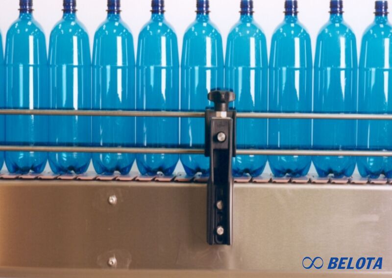 Băng tải xích tải chai là hệ thống vận chuyển sử dụng xích nhựa kỹ thuật hoặc inox để di chuyển chai lọ