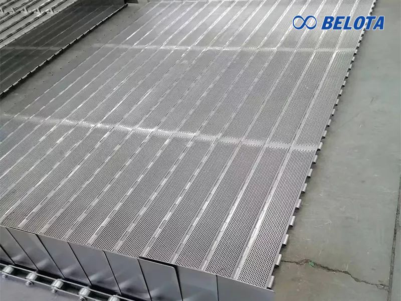 Băng tải xích tấm inox