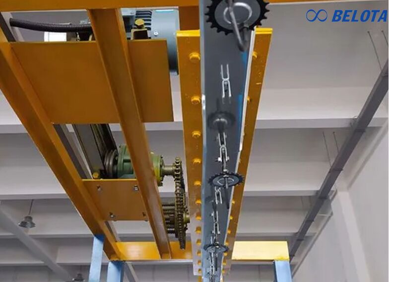 Băng tải xích treo được lắp đặt phía trên cao nên không chiếm nhiều diện tích sàn