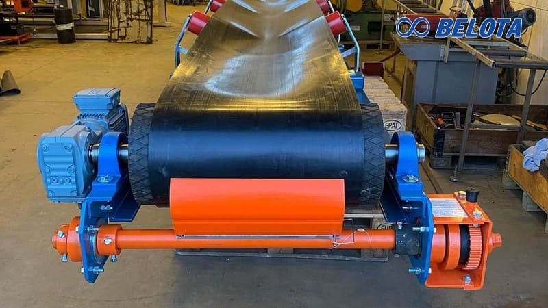 Các loại băng tải phổ biến bao gồm pvc, pu, cao su, nhựa, inox