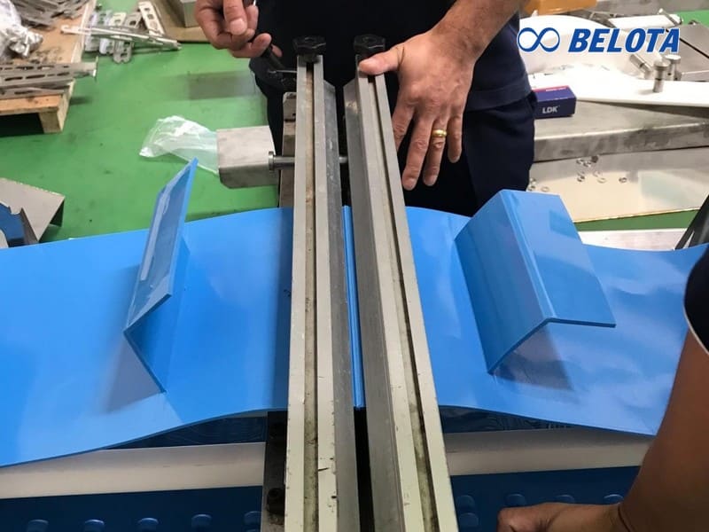 Cấu trúc của băng tải PU đồng nhất không có lớp bố, đúc liền nguyên khối, bề mặt trơn bóng, đồng nhất từ trên xuống dưới