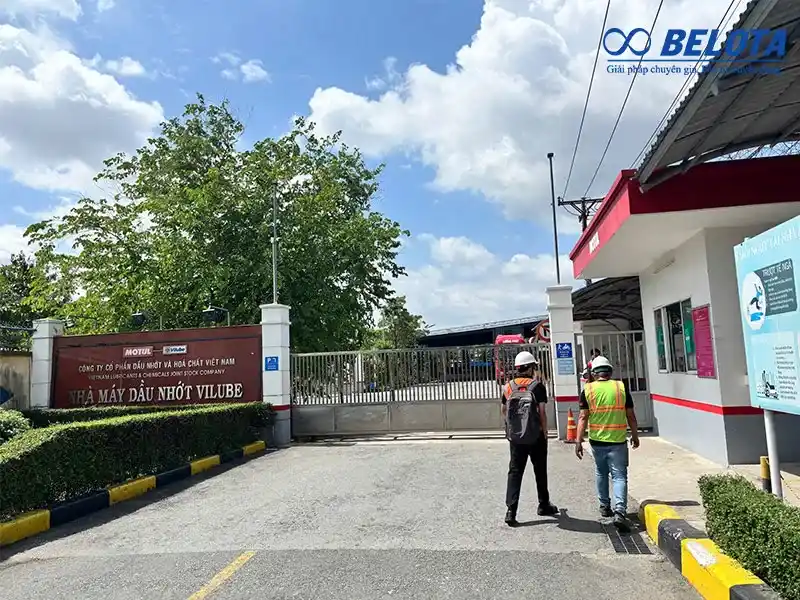 Đội ngũ kĩ thuật Belota khảo sát tại nhà máy nhớt (Hình ảnh thực tế)