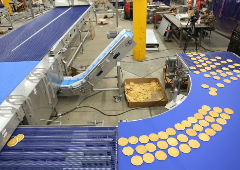 Đơn vị cung cấp băng tải thực phẩm trong nhà máy bánh kẹo