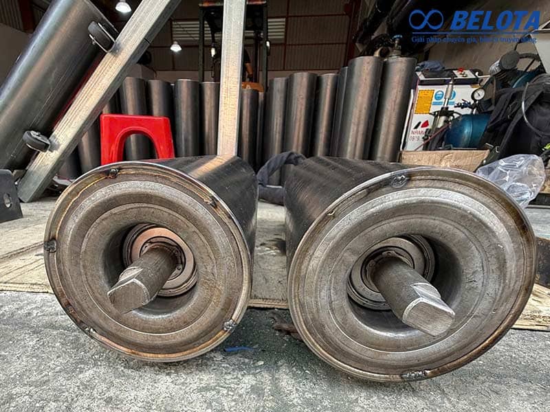 Đường kính con lăn phải đủ lớn để chịu tải và hạn chế võng trục