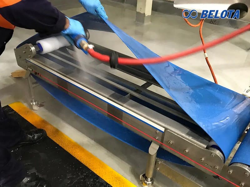 Hướng dẫn vận hành, vệ sinh và bảo trì băng tải PU gân V 