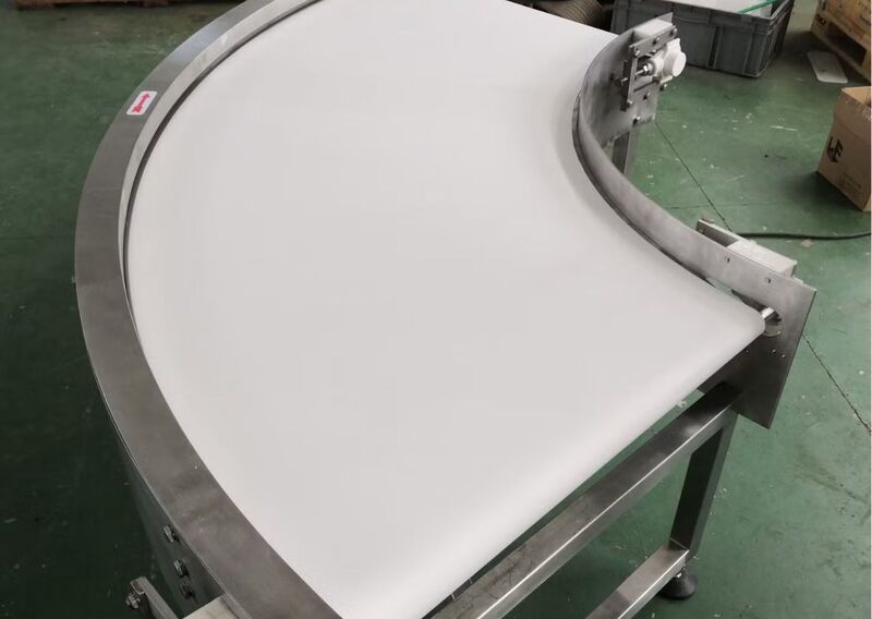 Lưu ý khi lựa chọn băng tải PVC cong vuông góc