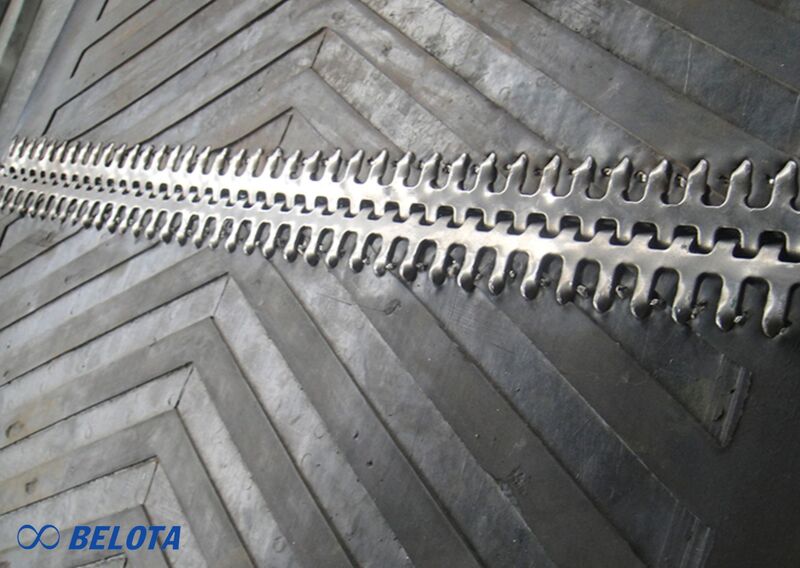 Nối dán băng tải là quá trình liên kết hai đầu băng tải lại với nhau để tạo thành một vòng băng khép kín