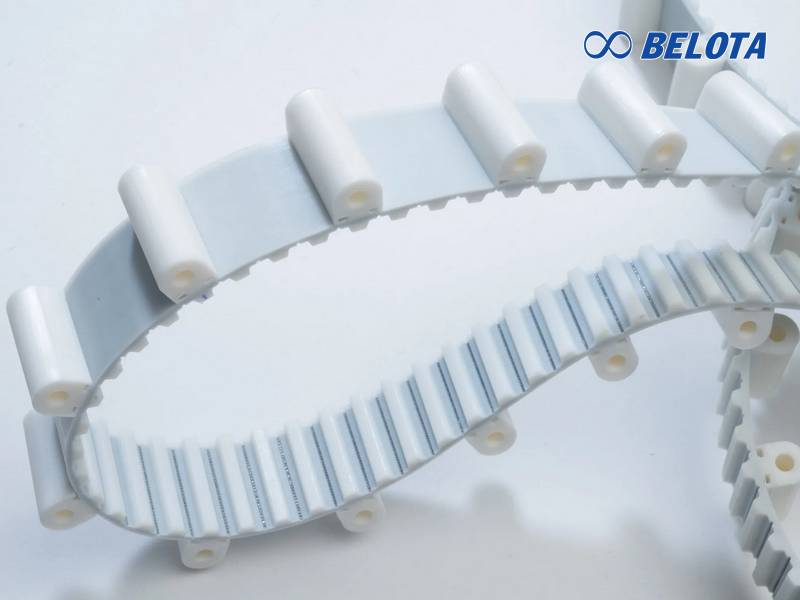 PU belt with cleats