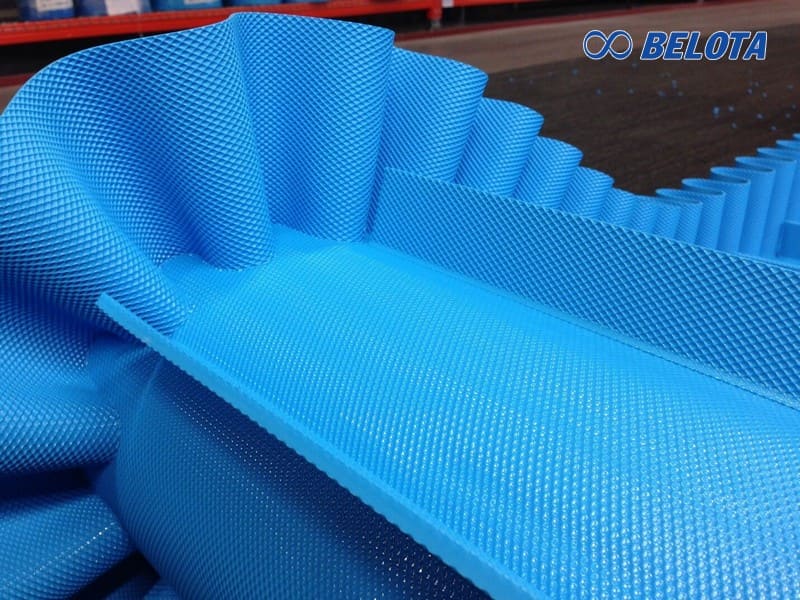 PU sidewall conveyor belt helps keep materials stable on incline