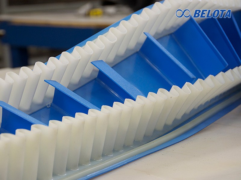 PU sidewall conveyor belt with scrape