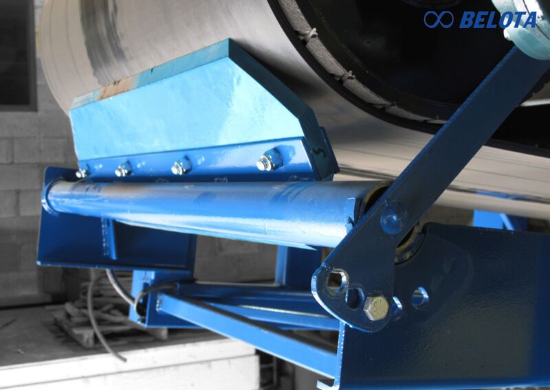 sử dụng gạt băng tải để đảm bảo an toàn cho sản phẩm và sức khỏe người lao động