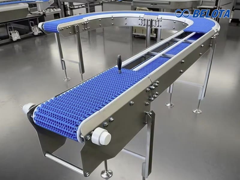 Ứng dụng của băng tải nhựa chạy cong