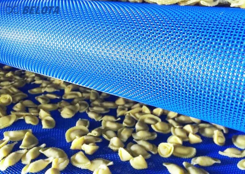 Vì sao cần vệ sinh băng tải lưới Polyester